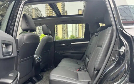 Toyota Highlander III, 2021 год, 2 800 111 рублей, 10 фотография