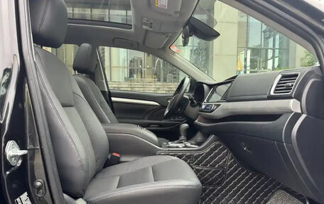 Toyota Highlander III, 2021 год, 2 800 111 рублей, 9 фотография