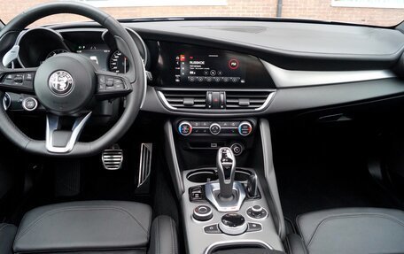 Alfa Romeo Giulia II, 2023 год, 4 790 000 рублей, 26 фотография
