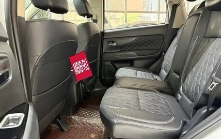 Mitsubishi Outlander III рестайлинг 3, 2022 год, 2 343 810 рублей, 19 фотография