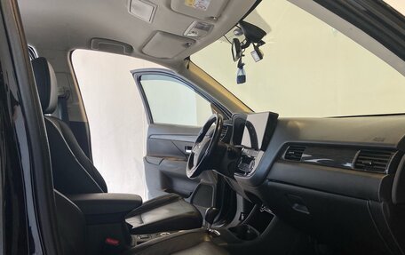 Mitsubishi Outlander III рестайлинг 3, 2015 год, 1 850 000 рублей, 9 фотография