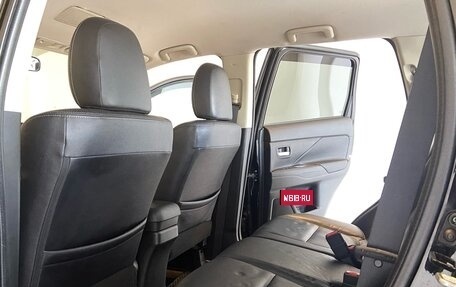 Mitsubishi Outlander III рестайлинг 3, 2015 год, 1 850 000 рублей, 13 фотография