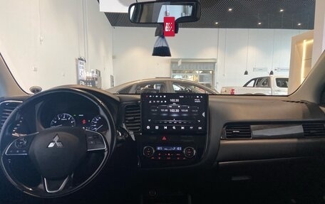 Mitsubishi Outlander III рестайлинг 3, 2015 год, 1 850 000 рублей, 31 фотография