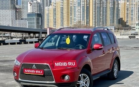 Mitsubishi Outlander III рестайлинг 3, 2009 год, 1 025 000 рублей, 1 фотография