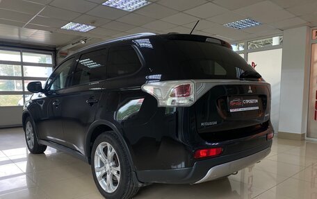 Mitsubishi Outlander III рестайлинг 3, 2014 год, 1 399 999 рублей, 8 фотография