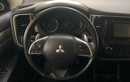 Mitsubishi Outlander III рестайлинг 3, 2014 год, 1 399 999 рублей, 16 фотография