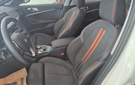 BMW 1 серия, 2022 год, 2 428 000 рублей, 3 фотография