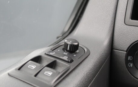 Volkswagen Caravelle T5, 2011 год, 1 600 000 рублей, 18 фотография
