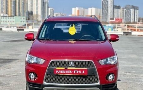 Mitsubishi Outlander III рестайлинг 3, 2009 год, 1 025 000 рублей, 2 фотография