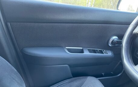 Nissan Tiida, 2011 год, 600 000 рублей, 17 фотография