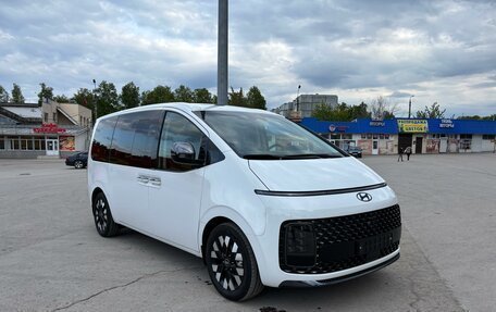 Hyundai Staria, 2024 год, 6 300 000 рублей, 2 фотография