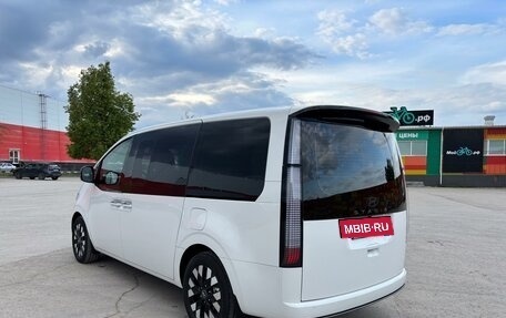 Hyundai Staria, 2024 год, 6 300 000 рублей, 7 фотография