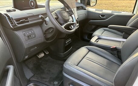 Hyundai Staria, 2024 год, 6 300 000 рублей, 9 фотография