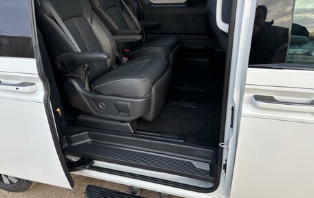 Hyundai Staria, 2024 год, 6 300 000 рублей, 17 фотография