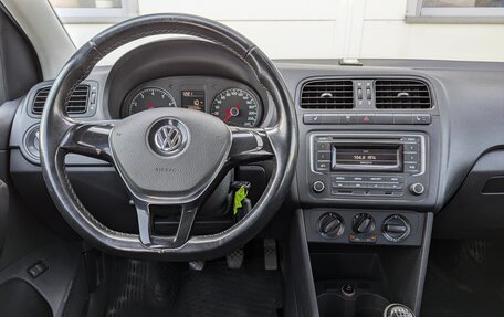 Volkswagen Polo VI (EU Market), 2015 год, 850 000 рублей, 17 фотография