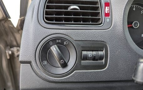 Volkswagen Polo VI (EU Market), 2015 год, 850 000 рублей, 23 фотография