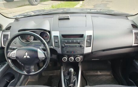 Mitsubishi Outlander III рестайлинг 3, 2007 год, 899 000 рублей, 11 фотография