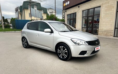 KIA cee'd I рестайлинг, 2010 год, 720 000 рублей, 2 фотография
