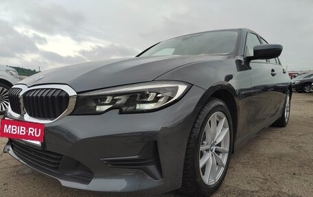 BMW 3 серия, 2019 год, 2 399 000 рублей, 19 фотография