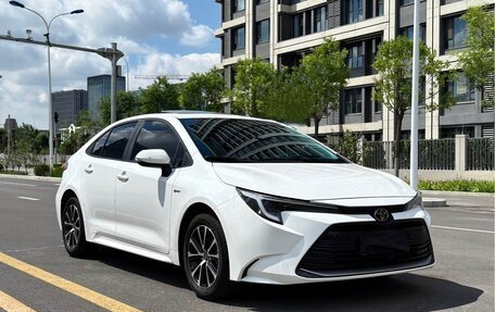 Toyota Corolla, 2024 год, 2 175 000 рублей, 3 фотография