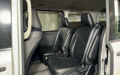 Toyota Esquire I, 2015 год, 2 240 000 рублей, 7 фотография