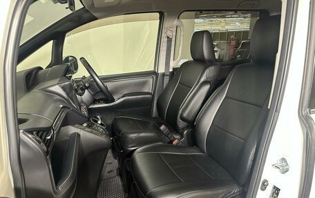 Toyota Esquire I, 2015 год, 2 240 000 рублей, 8 фотография