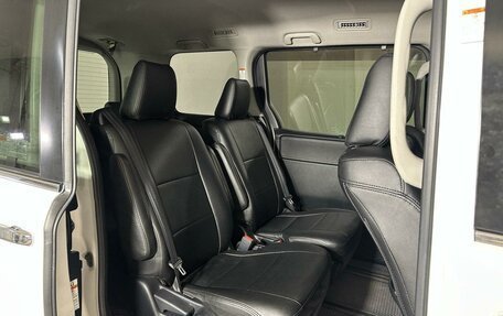 Toyota Esquire I, 2015 год, 2 240 000 рублей, 10 фотография