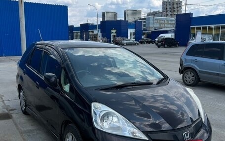 Honda Fit Shuttle I рестайлинг, 2011 год, 830 000 рублей, 1 фотография