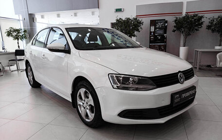Volkswagen Jetta VI, 2014 год, 895 000 рублей, 3 фотография