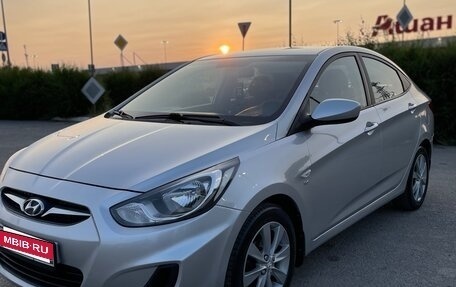Hyundai Solaris II рестайлинг, 2012 год, 1 175 000 рублей, 2 фотография