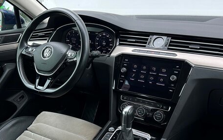 Volkswagen Passat B8 рестайлинг, 2018 год, 1 998 800 рублей, 13 фотография