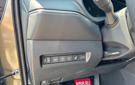 Toyota Harrier, 2022 год, 3 550 000 рублей, 13 фотография