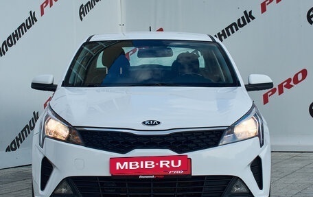 KIA Rio IV, 2021 год, 1 420 000 рублей, 2 фотография