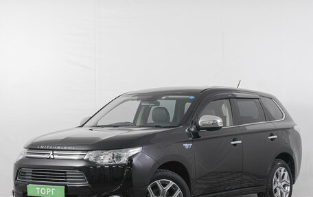 Mitsubishi Outlander III рестайлинг 3, 2014 год, 1 949 000 рублей, 2 фотография