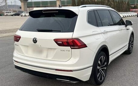 Volkswagen Tiguan II, 2021 год, 2 540 000 рублей, 5 фотография