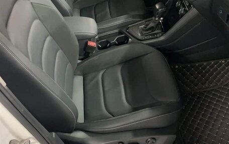 Volkswagen Tiguan II, 2021 год, 2 540 000 рублей, 13 фотография