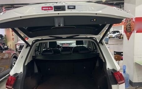 Volkswagen Tiguan II, 2021 год, 2 540 000 рублей, 10 фотография