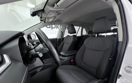 Toyota RAV4, 2020 год, 3 299 000 рублей, 12 фотография