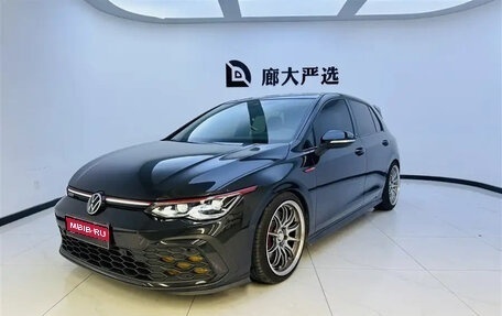 Volkswagen Golf GTI, 2022 год, 2 450 000 рублей, 1 фотография