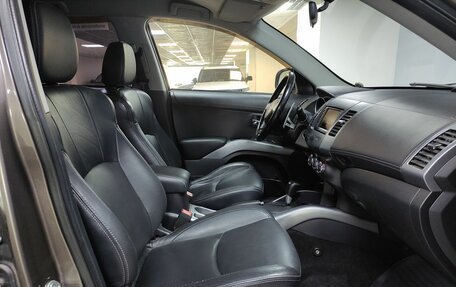 Mitsubishi Outlander III рестайлинг 3, 2011 год, 1 170 500 рублей, 10 фотография