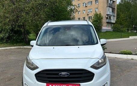 Ford Tourneo Connect II рестайлинг, 2019 год, 2 160 000 рублей, 2 фотография
