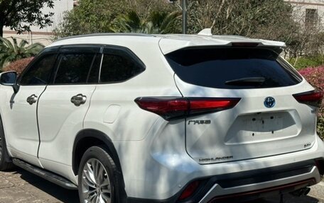 Toyota Highlander, 2022 год, 3 530 000 рублей, 7 фотография