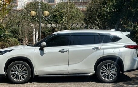 Toyota Highlander, 2022 год, 3 530 000 рублей, 9 фотография