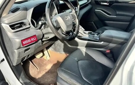 Toyota Highlander, 2022 год, 3 530 000 рублей, 17 фотография