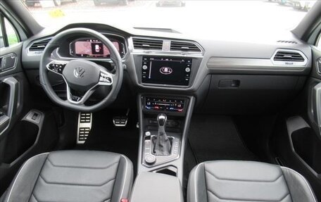 Volkswagen Tiguan II, 2023 год, 3 405 000 рублей, 10 фотография