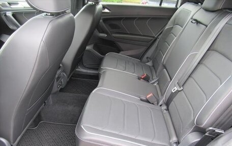 Volkswagen Tiguan II, 2023 год, 3 405 000 рублей, 20 фотография