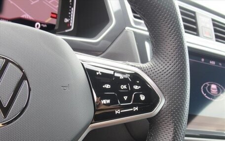 Volkswagen Tiguan II, 2023 год, 3 405 000 рублей, 13 фотография