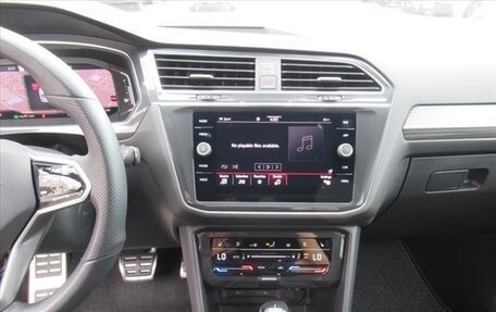 Volkswagen Tiguan II, 2023 год, 3 405 000 рублей, 16 фотография