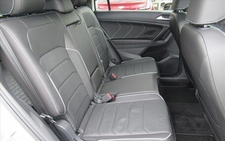 Volkswagen Tiguan II, 2023 год, 3 405 000 рублей, 19 фотография