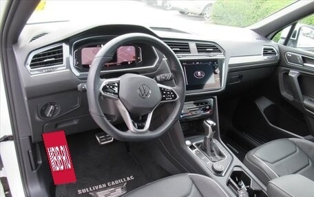 Volkswagen Tiguan II, 2023 год, 3 405 000 рублей, 9 фотография